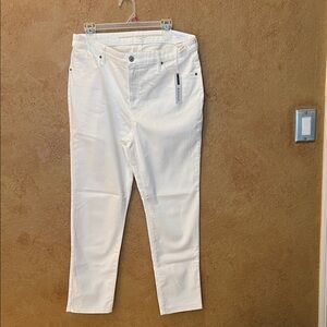 Chico's  So Slimming GirlFriend Cream Slim Leg Ankle Jeans Size 12 R New